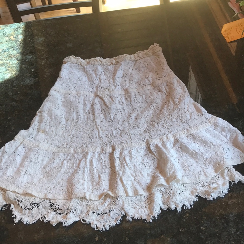 Calypso.. off-white lace skirt🌺